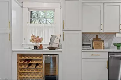 1606 End Place W, Greensboro, NC 27403 - Photo 11