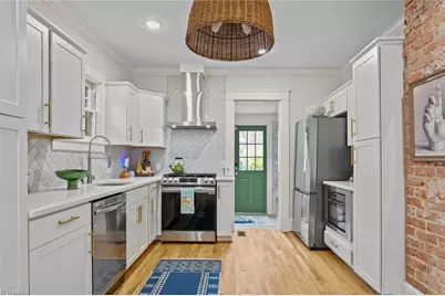 1606 End Place W, Greensboro, NC 27403 - Photo 9