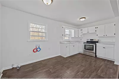 3818 Edgewood Terrace Road, Greensboro, NC 27406 - Photo 11