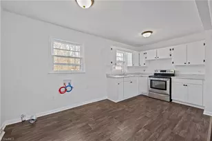 3818 Edgewood Terrace Rd, Greensboro, NC 27406 - Photo 11