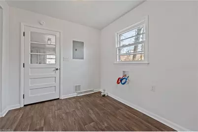 3818 Edgewood Terrace Road, Greensboro, NC 27406 - Photo 9