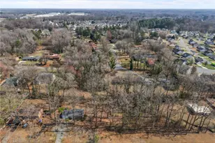 3818 Edgewood Terrace Rd, Greensboro, NC 27406 - Photo 31