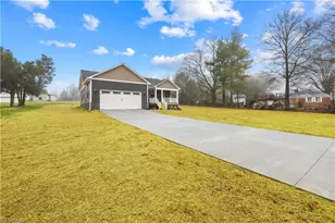 242 Bradley Farm Rd, Statesville, NC 28625 - Photo 25