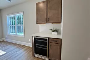 228 Longwood Dr, Winston-Salem, NC 27104 - Photo 9