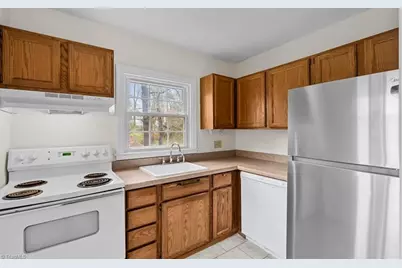 1216 Pamlico Drive, Greensboro, NC 27408 - Photo 11