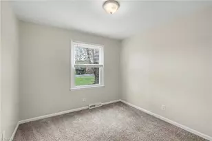 2704 Renee Dr, Greensboro, NC 27407 - Photo 11