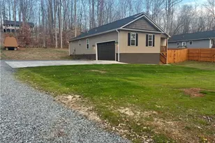 555 Lake Drive 9, Lexington, NC 27292 - Photo 3