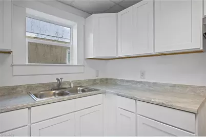 801 E Lexington Avenue, High Point, NC 27262 - Photo 9