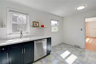 2229 Cherokee Ln, Winston-Salem, NC 27103 - Photo 11