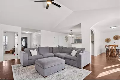 295 Calinda Drive, Thomasville, NC 27360 - Photo 5