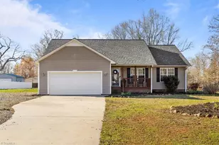 295 Calinda Dr, Thomasville, NC 27360 - Photo 1