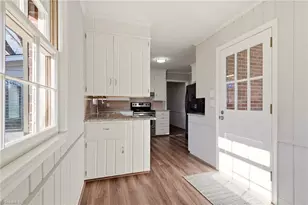 2862 Spicewood Dr, Winston-Salem, NC 27106 - Photo 9