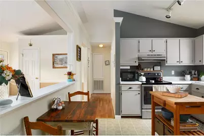 609 Ladford Lane, High Point, NC 27265 - Photo 9