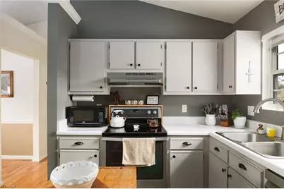 609 Ladford Lane, High Point, NC 27265 - Photo 11