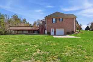 362 Mountain Shadows Dr, Purlear, NC 28665 - Photo 31