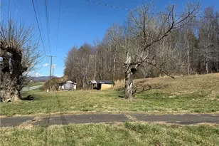 6222 Pine St, Mount Airy, NC 27030 - Photo 5