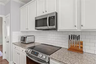 628 Beckwith Dr, Greensboro, NC 27410 - Photo 9