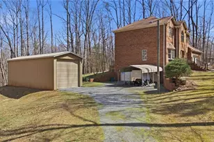 1100 Woodridge Ln, Yadkinville, NC 27055 - Photo 11