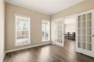 4336 Clovelly Dr, Greensboro, NC 27406 - Photo 9