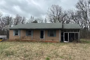 254 Lowell St, Lexington, NC 27295 - Photo 1