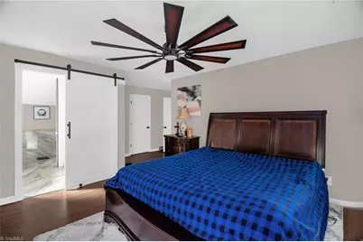 3917 W Friendly Avenue, Greensboro, NC 27410 - Photo 17