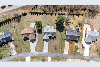 1055 Oxford Lane, King, NC 27021 - Photo 7