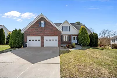 1055 Oxford Lane, King, NC 27021 - Photo 3