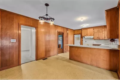 607 Thomas Street, Reidsville, NC 27320 - Photo 17