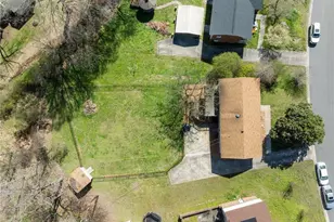 304 Eastway Ln, Graham, NC 27253 - Photo 29