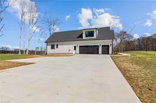 765 Golf Course Rd, Pilot Mountain, NC 27041 - Photo 41