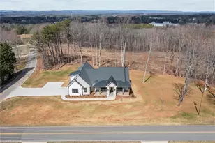 765 Golf Course Rd, Pilot Mountain, NC 27041 - Photo 43