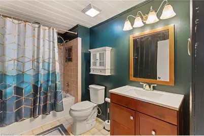 724 S Sunset Drive, Winston-Salem, NC 27103 - Photo 15