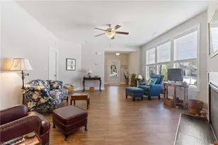 402 Mockingbird Ln, Mebane, NC 27302 - Photo 9