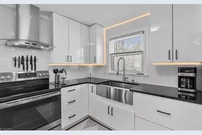 804 Willowbrook Drive, Greensboro, NC 27403 - Photo 13