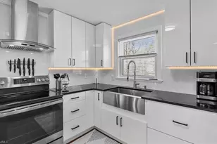 804 Willowbrook Dr, Greensboro, NC 27403 - Photo 13