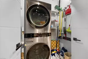 1 W 5th St, Winston-Salem, NC 27101 - Photo 23