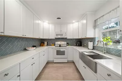 1734 Lancelot Lane, Winston-Salem, NC 27103 - Photo 3