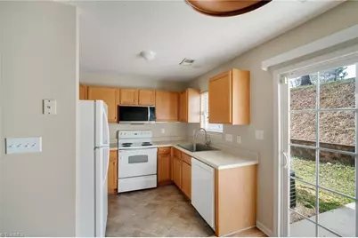 3022 Kensington Place, Winston-Salem, NC 27103 - Photo 17