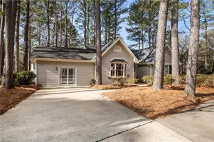 101 Beechwood Dr, Carrboro, NC 27510 - Photo 3