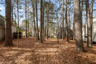 101 Beechwood Dr, Carrboro, NC 27510 - Photo 9