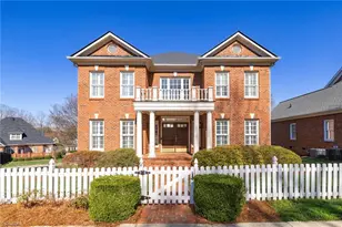 19 Thimbleberry Square, Greensboro, NC 27455 - Photo 1