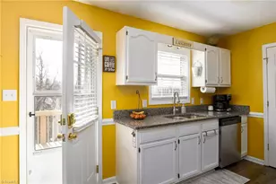 11 Stoney Point Ct, Thomasville, NC 27360 - Photo 3