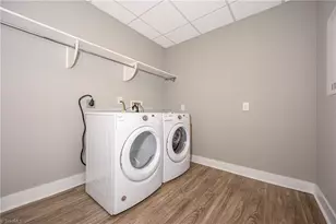 400 W 4th St, Winston-Salem, NC 27101 - Photo 31