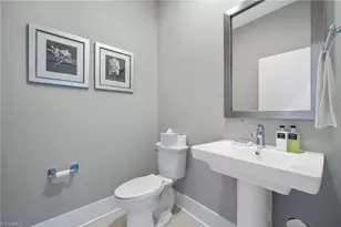 400 W 4th St, Winston-Salem, NC 27101 - Photo 17