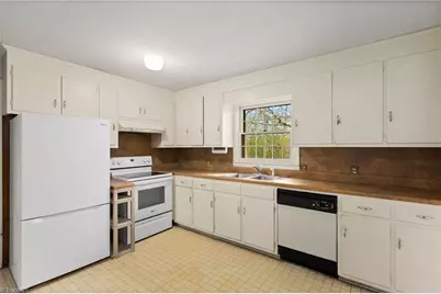 1603 Seven Oaks Place, High Point, NC 27265 - Photo 11