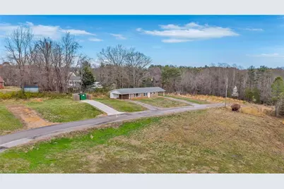 110 Village Drive, North Wilkesboro, NC 28659 - Photo 9