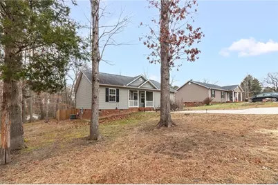 104 Black Avenue, Thomasville, NC 27360 - Photo 3