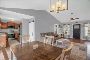 104 Black Ave, Thomasville, NC 27360 - Photo 11