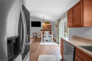 104 Black Ave, Thomasville, NC 27360 - Photo 17