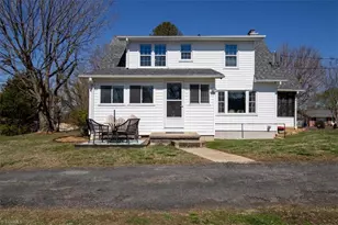 110 E Main St, Jonesville, NC 28642 - Photo 9